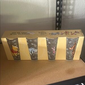 Disney Winnie the Pooh 16 oz glasses set